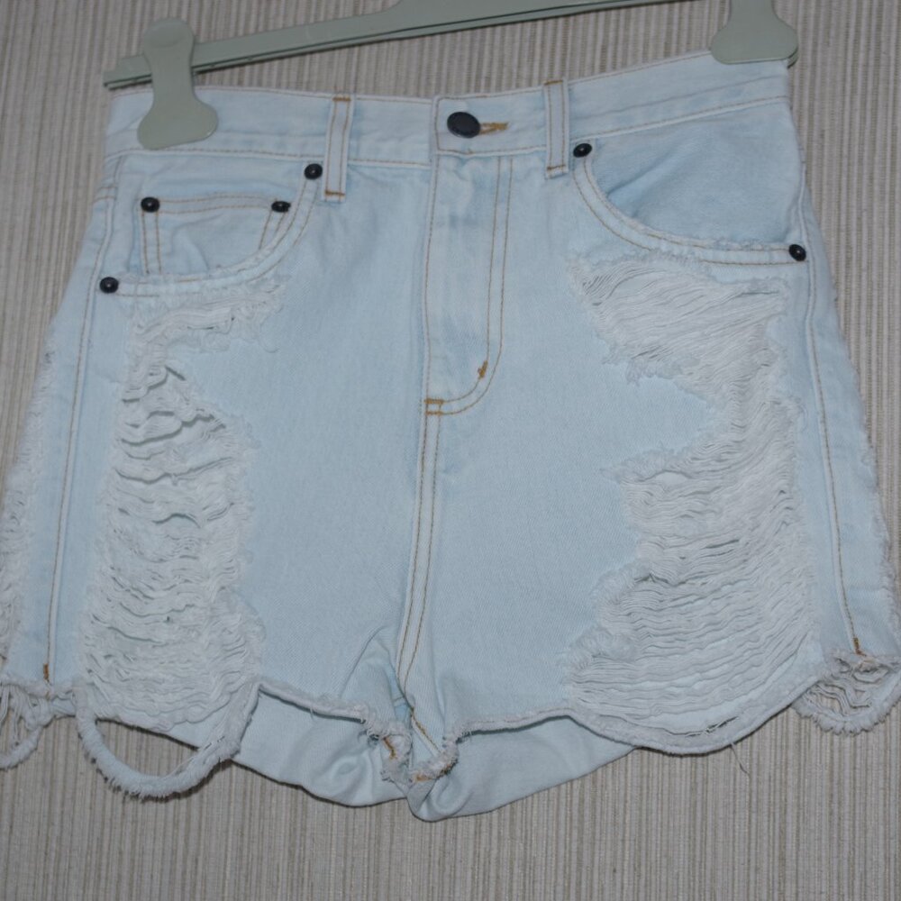 Carmar Women's Light Blue Distressed Ripped shorts women size 27